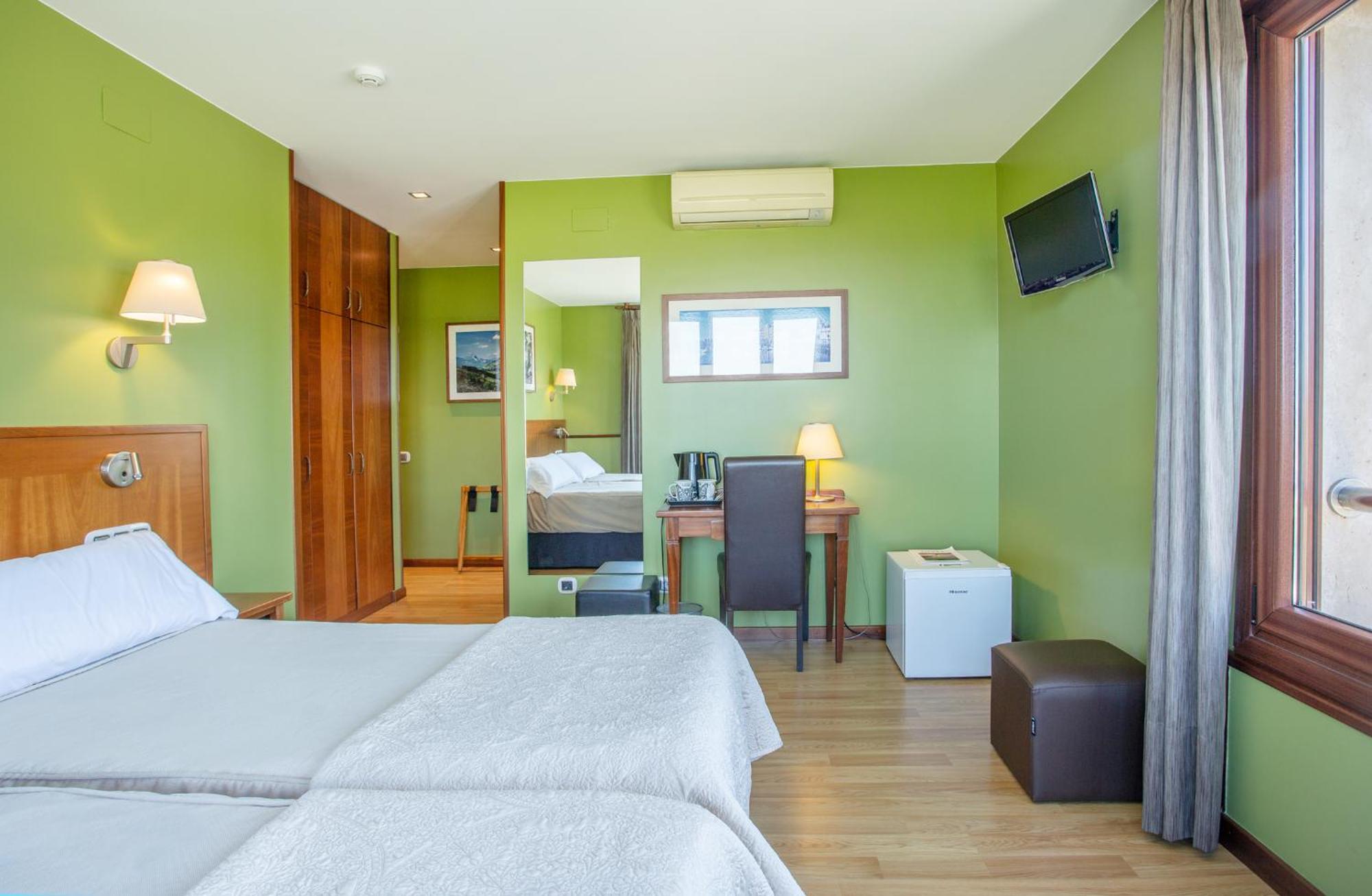 Hotel La Colina à Gijón Extérieur photo