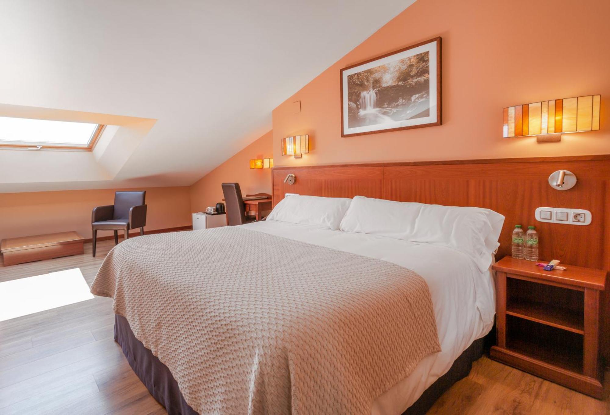 Hotel La Colina à Gijón Extérieur photo