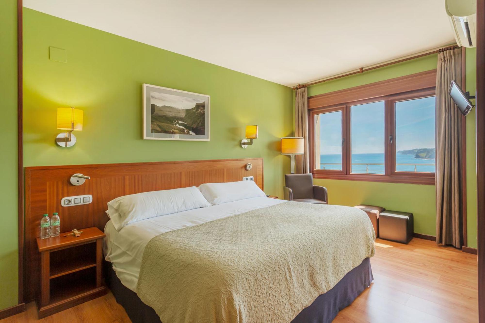 Hotel La Colina à Gijón Extérieur photo