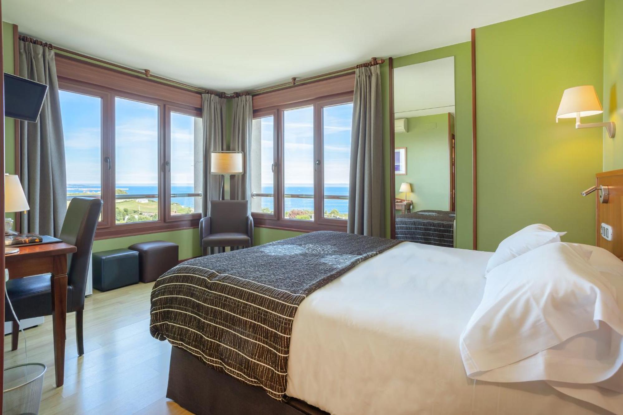 Hotel La Colina à Gijón Extérieur photo