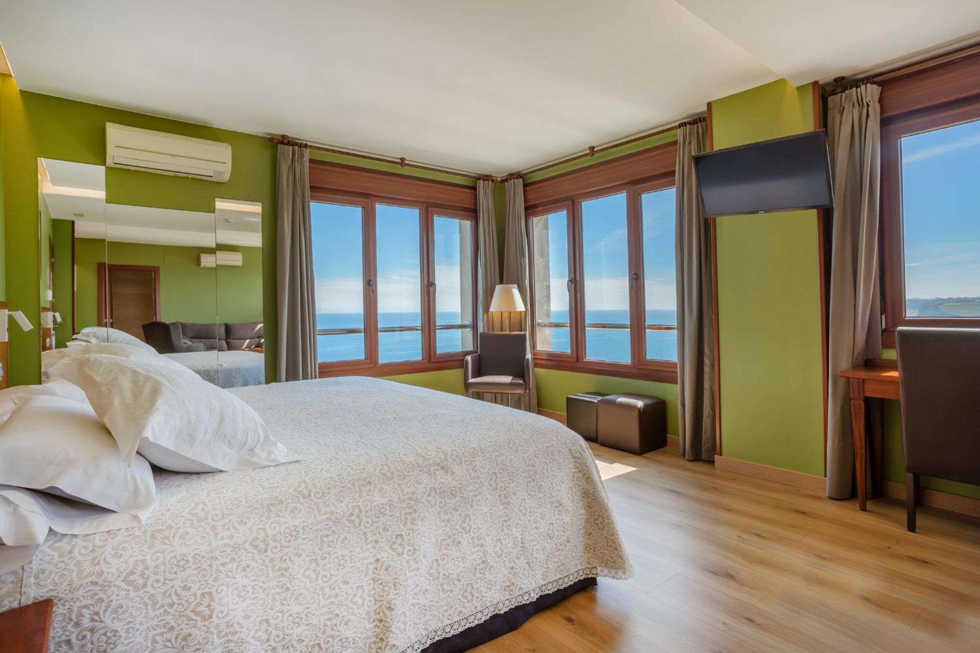Hotel La Colina à Gijón Extérieur photo