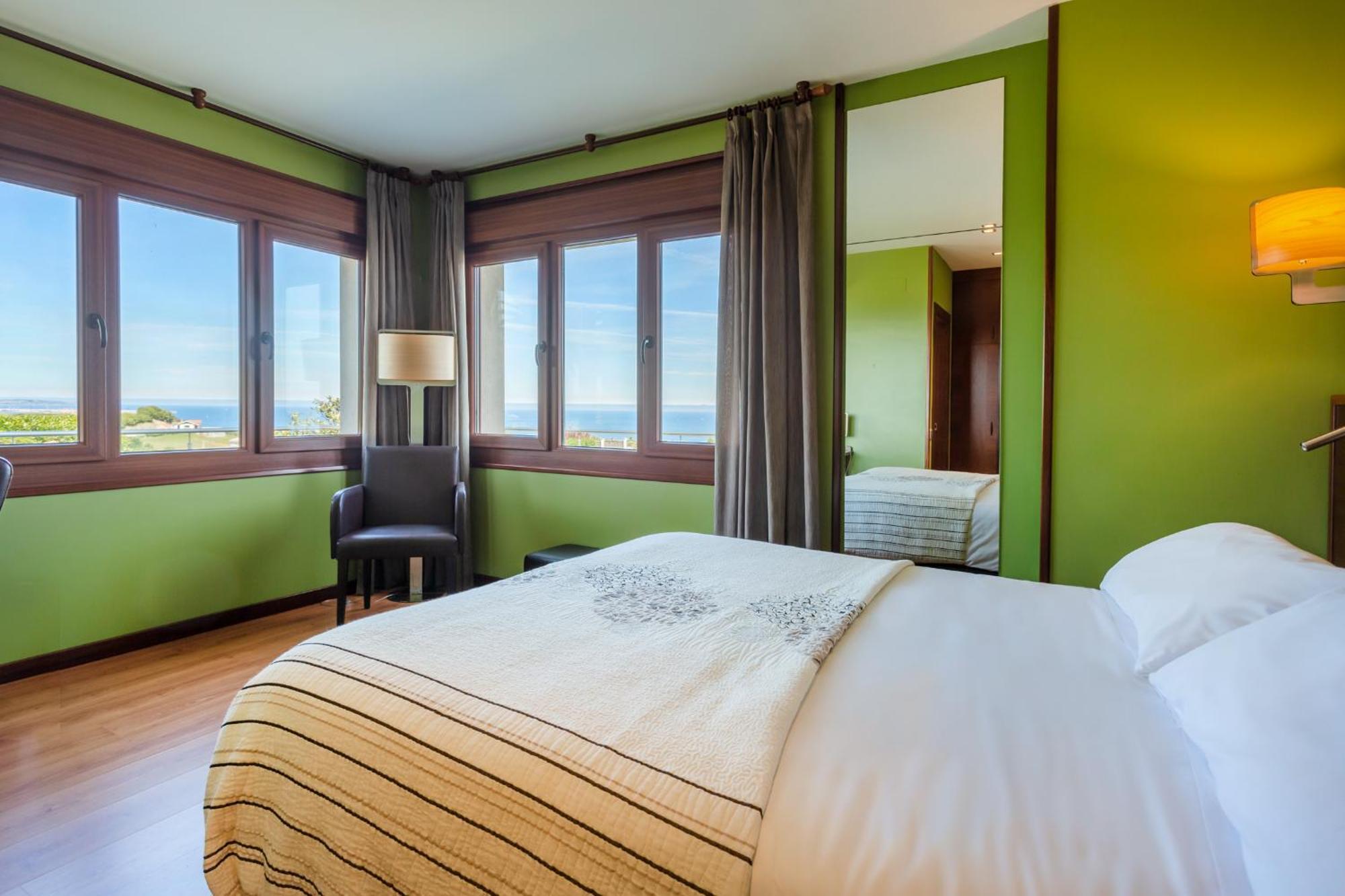 Hotel La Colina à Gijón Extérieur photo